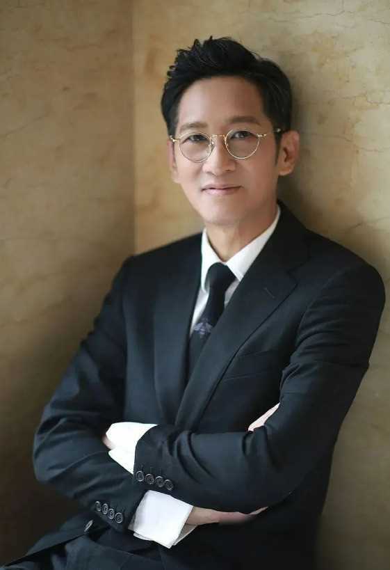 糟糕!"黄金配角"王劲松陷烂片漩涡,郝蕾所言不虚