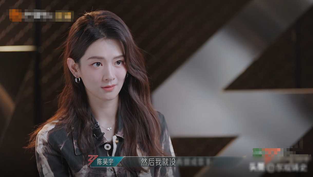 浪姐初舞台:戚薇划水引争议,国外选手惊艳亮相