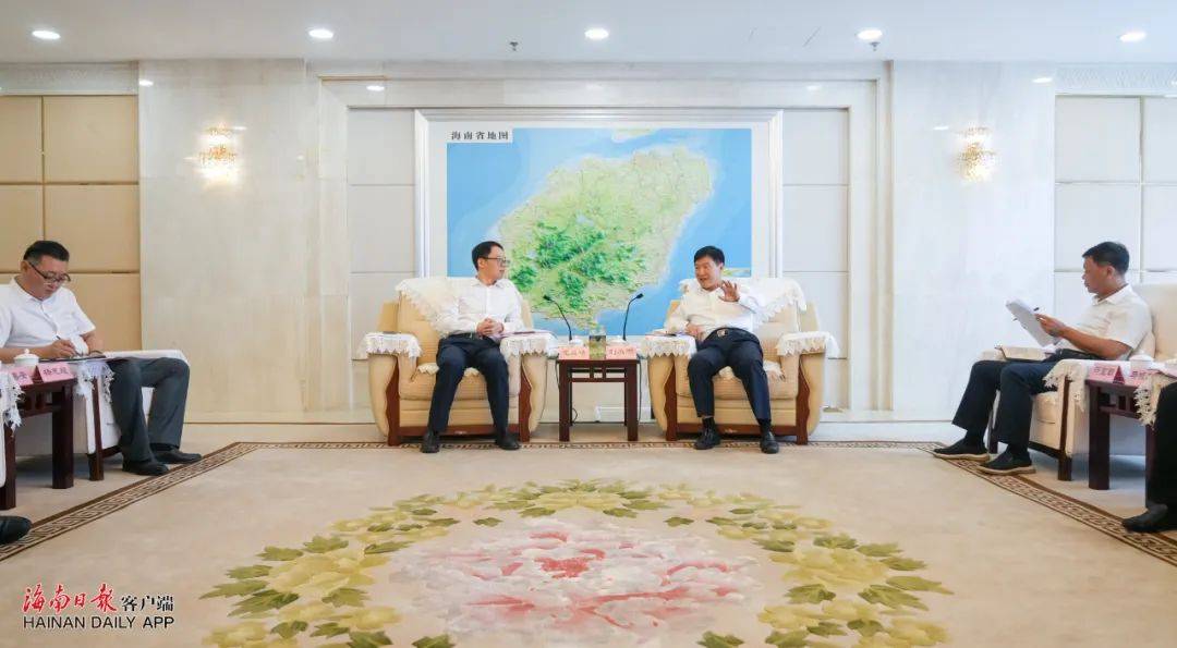 在海口会见中国交通建设集团有限公司党委副书记,总经理王海怀一行