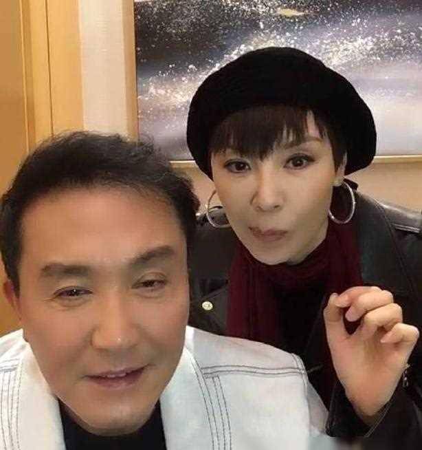 低调幸福的四对演员夫妻:你知道这些国家一级演员吗?