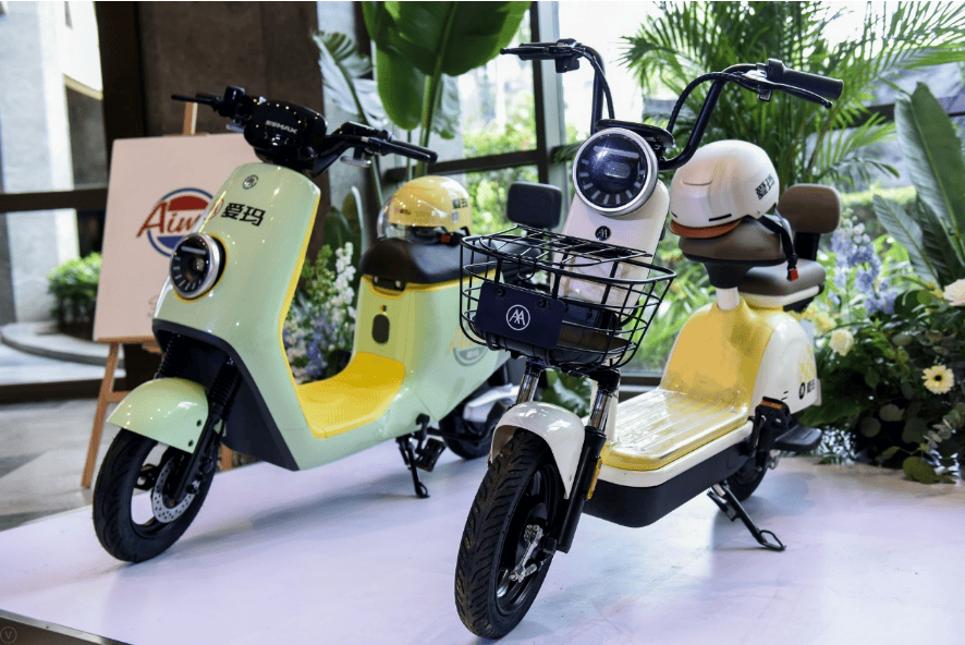 一辆2000和一辆4000的电动车,出厂价,商家卖一台利润,相差多少