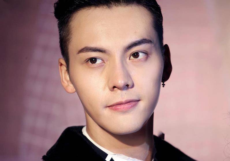 陈伟霆惊艳了时光的演员,邪气与霸气加身,在百变中彰显演员素养