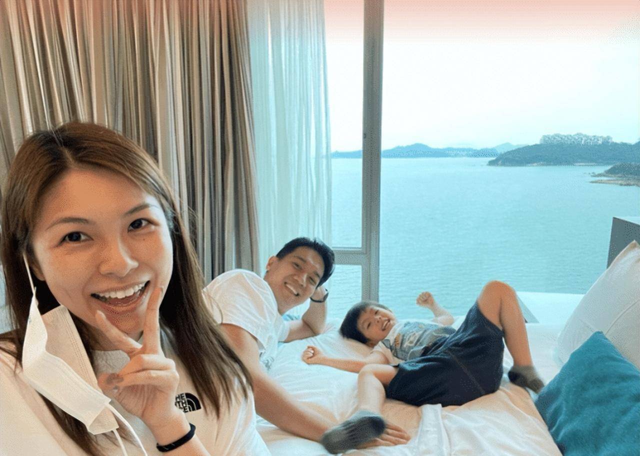 脸进tvb,一度潦倒靠面包过活,娶千金生2儿终逆袭_黎诺懿_李洁莹_机会