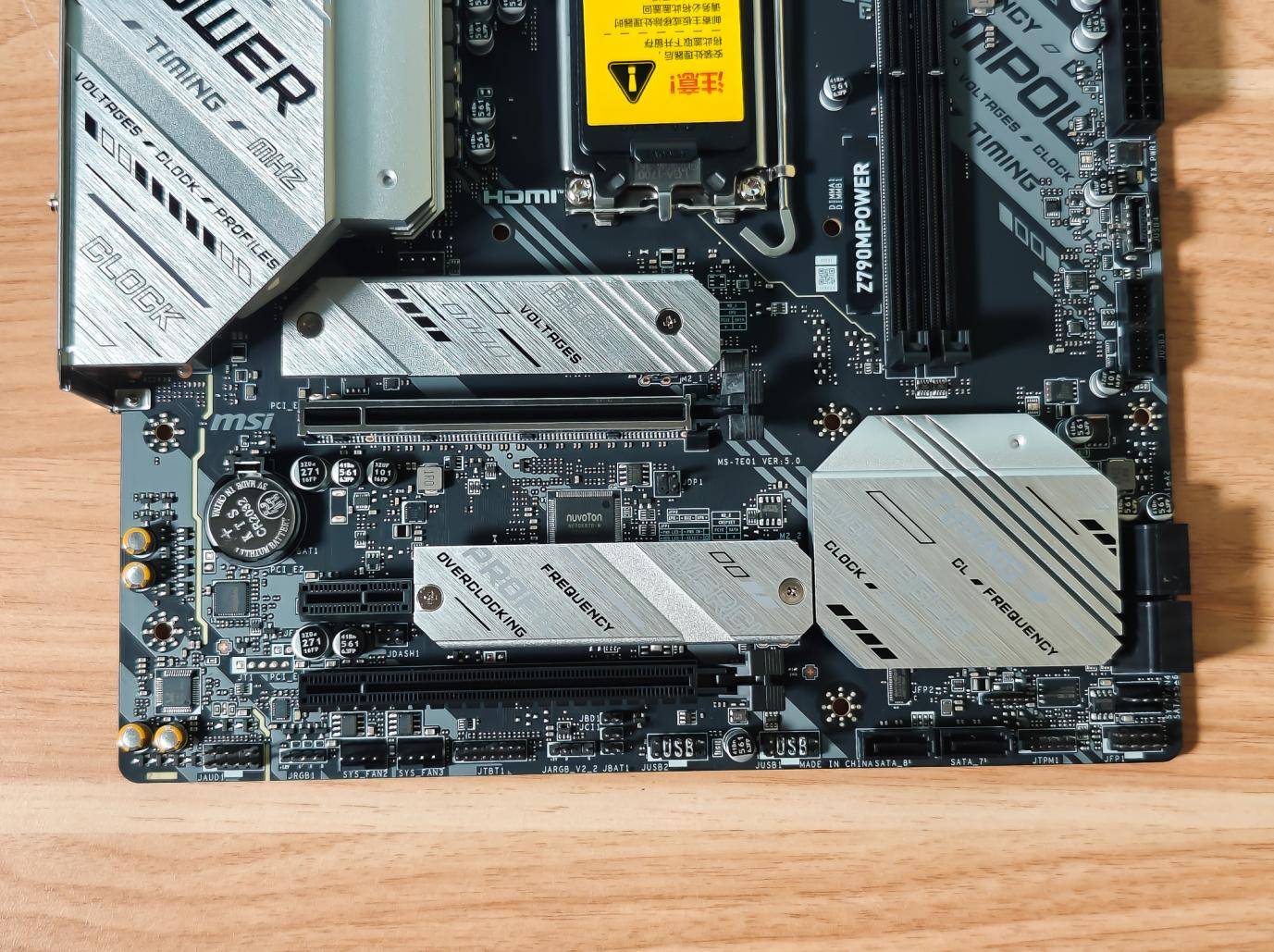 回眸一笑8000 mhz,内存中的白月光,阿斯加特新品女武神2代