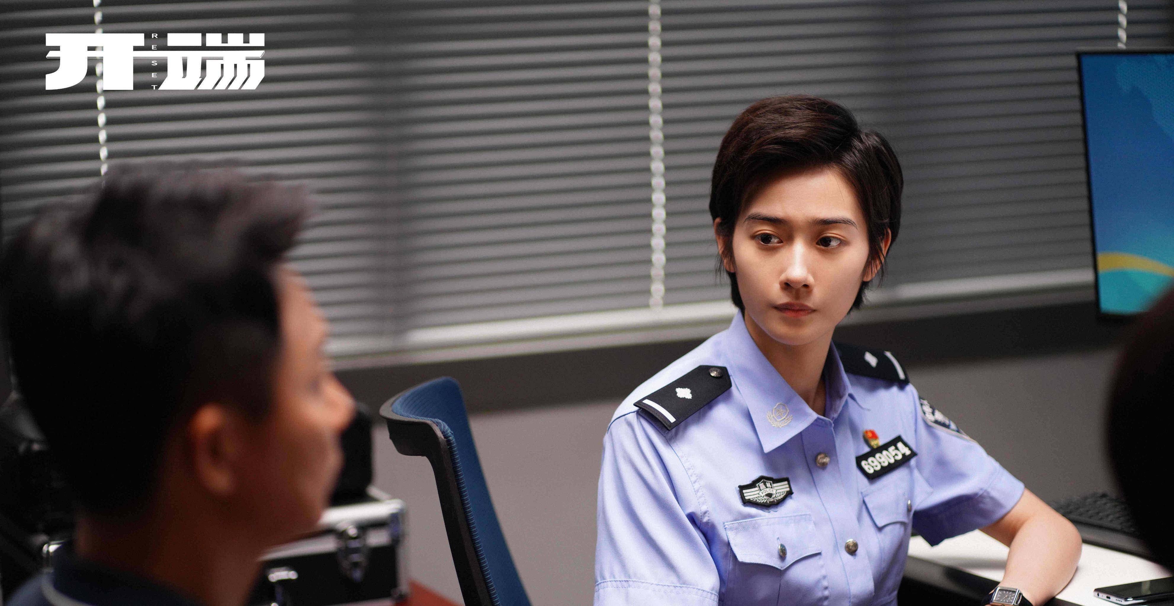 在《山海情》中,她饰演了许小妍,这位养蘑菇技术员.