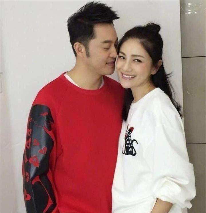 26岁入行30岁被黄晓明分手,36岁嫁给沙溢,48岁的胡可成最大赢家