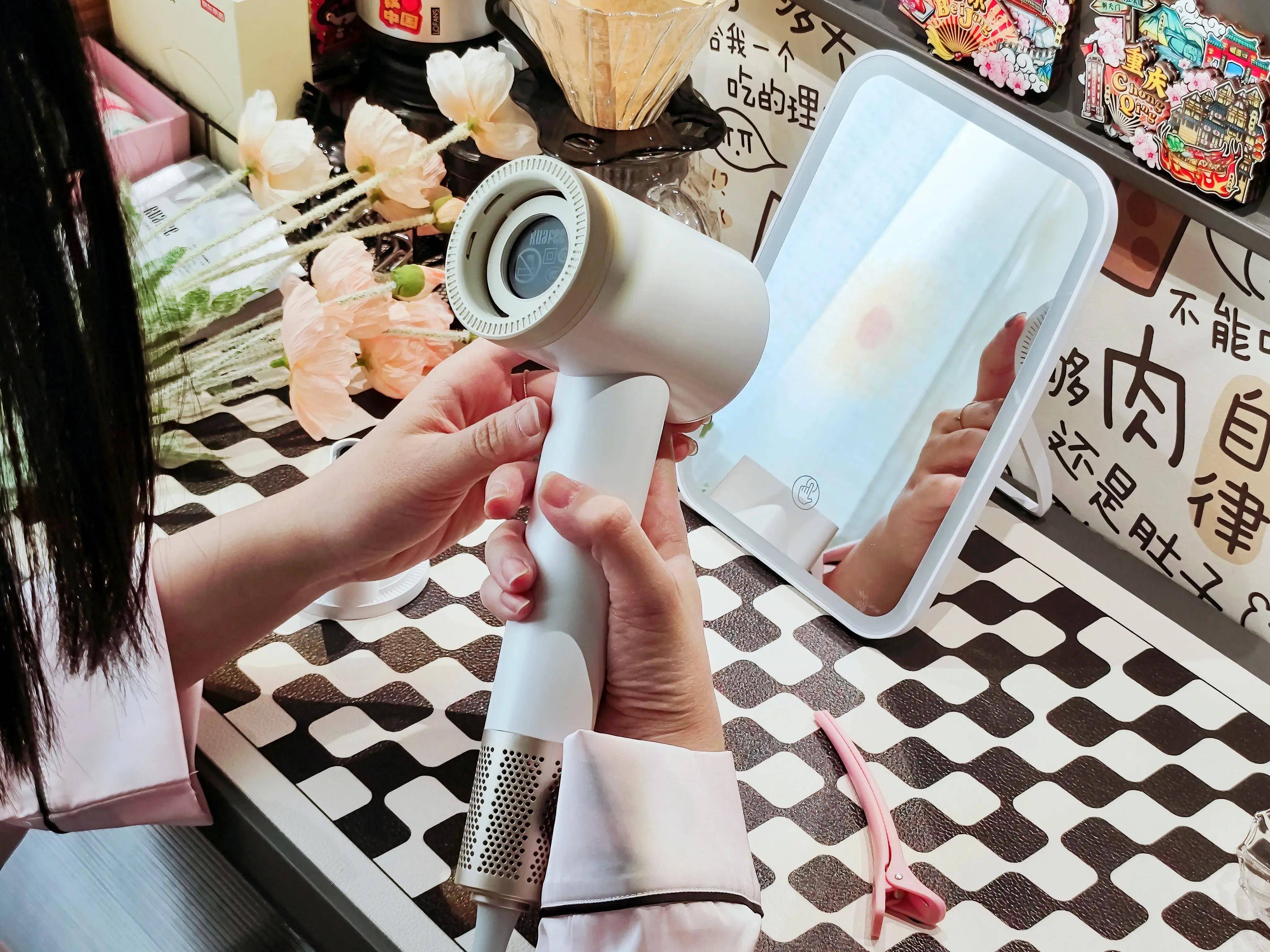 告别金毛狮王拥有漫画头？岚斐等离子吹风机吹护养三合一！