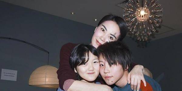 原创为何小林青霞生3个乖乖男,王菲2个女儿都叛逆?不同妈区别真大