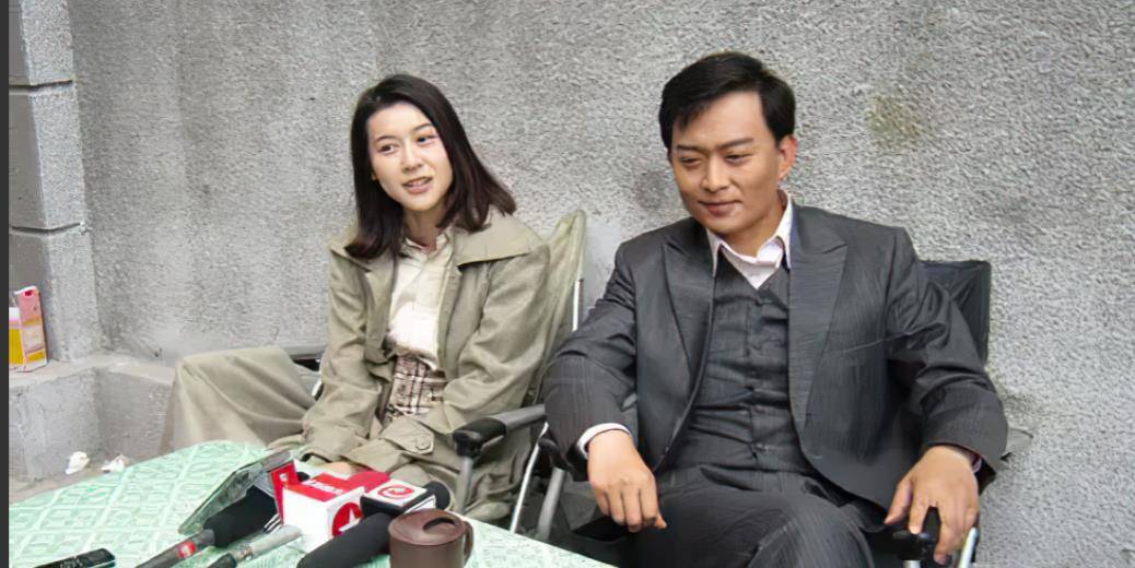 演员甄锡:曾是模特冠军,嫁给黄海冰甘当贤妻良母,越活越幸福