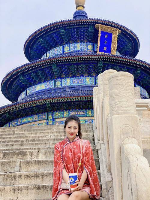 北京朵朵: 16750444000在这里,我要向大家推荐一位非常有名的导游