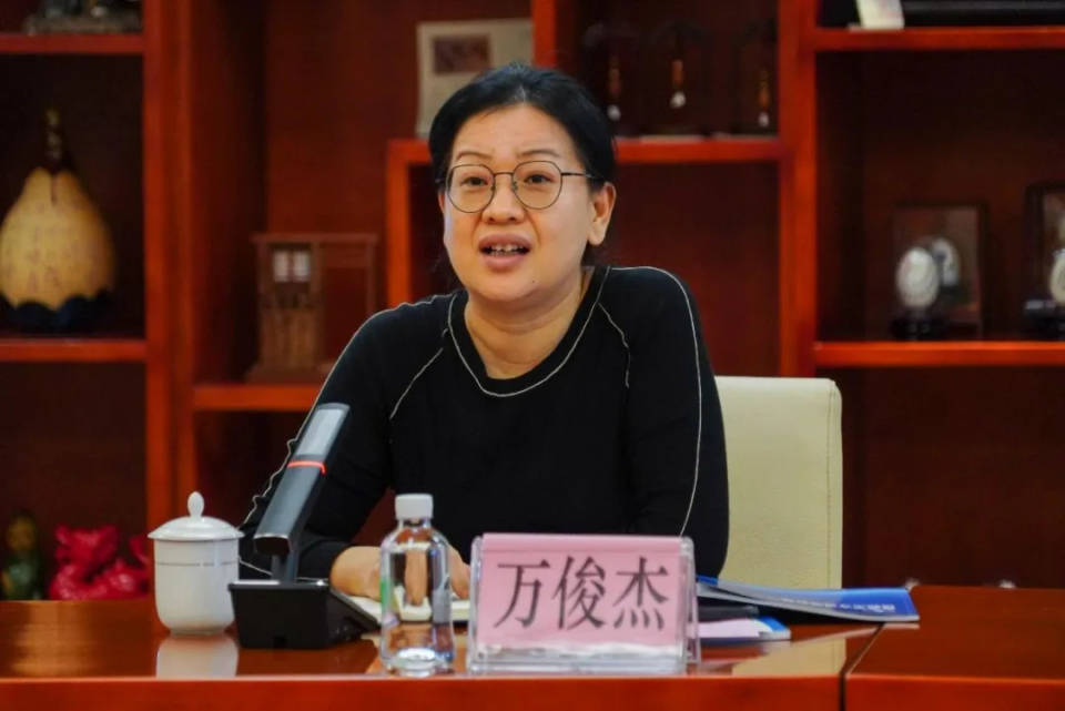 广东省产教融合促进会执行秘书长万俊杰一行来广州市轻工技师学院参观