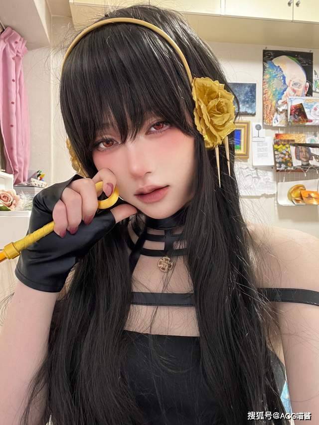 56米的日本女生cos黑道千金获赞无数,网友:看照片有1.8米