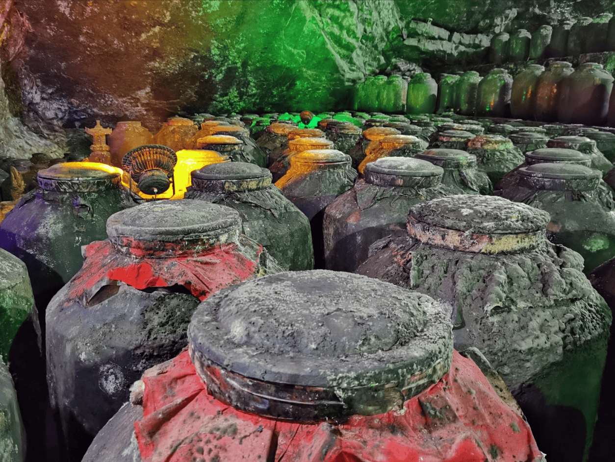 庆祝老英雄百年华诞,石海洞天洞藏酒与您共襄盛举