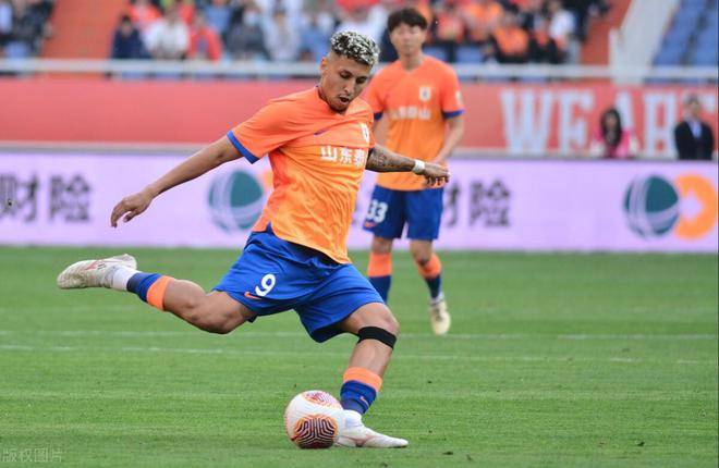 克雷桑社交平台上久违发声,直接看懵鲁能球迷,却赢得崔康熙支持