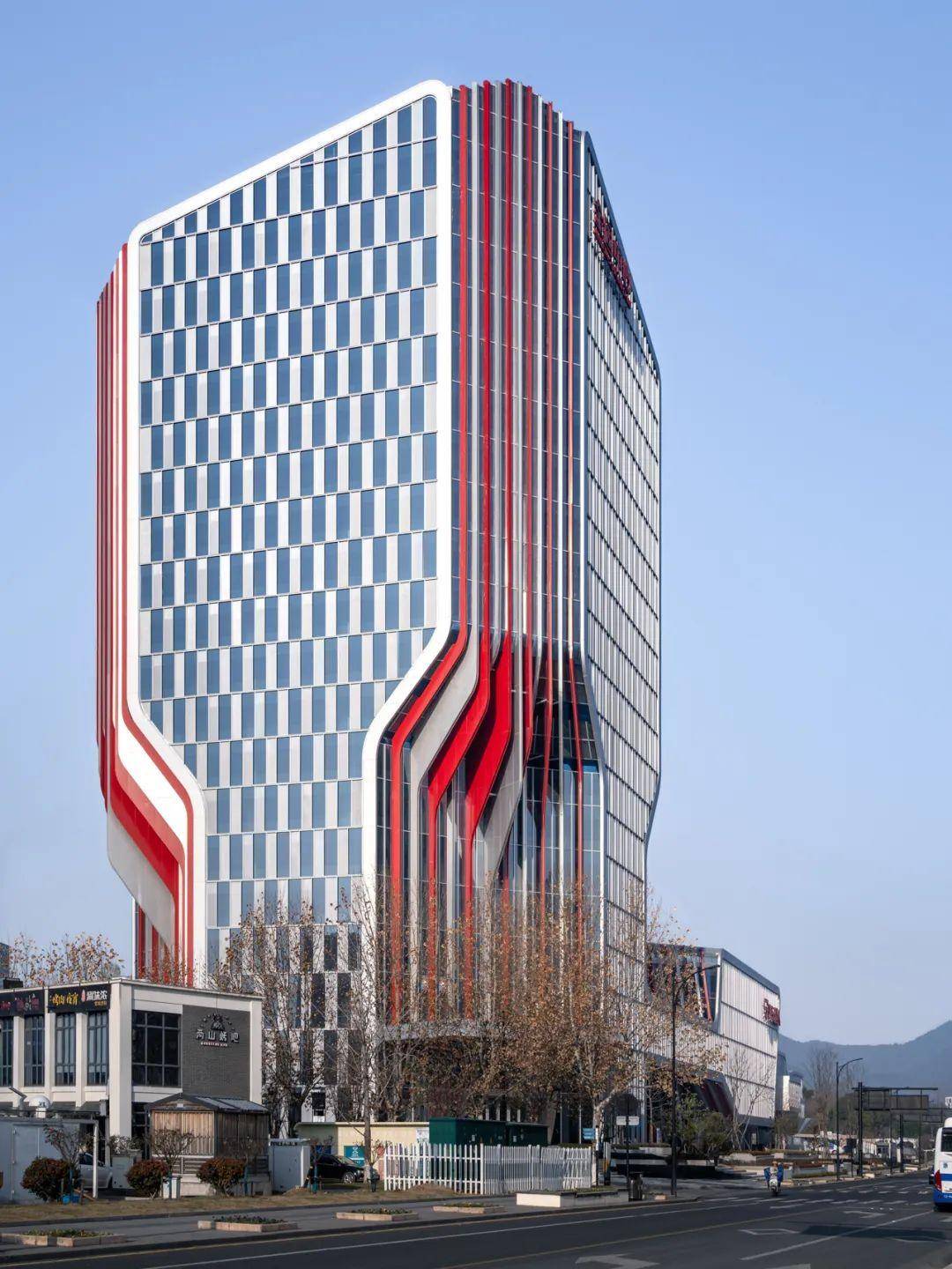 零壹城市新作:汽车超人——金固中心