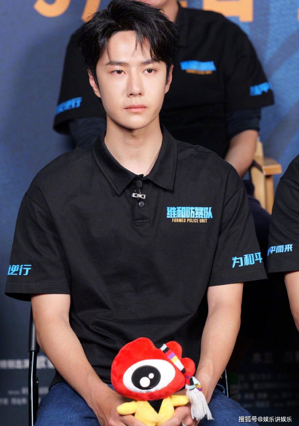 王一博以口碑筑基,实力演绎《维和防暴队》的荣耀时刻