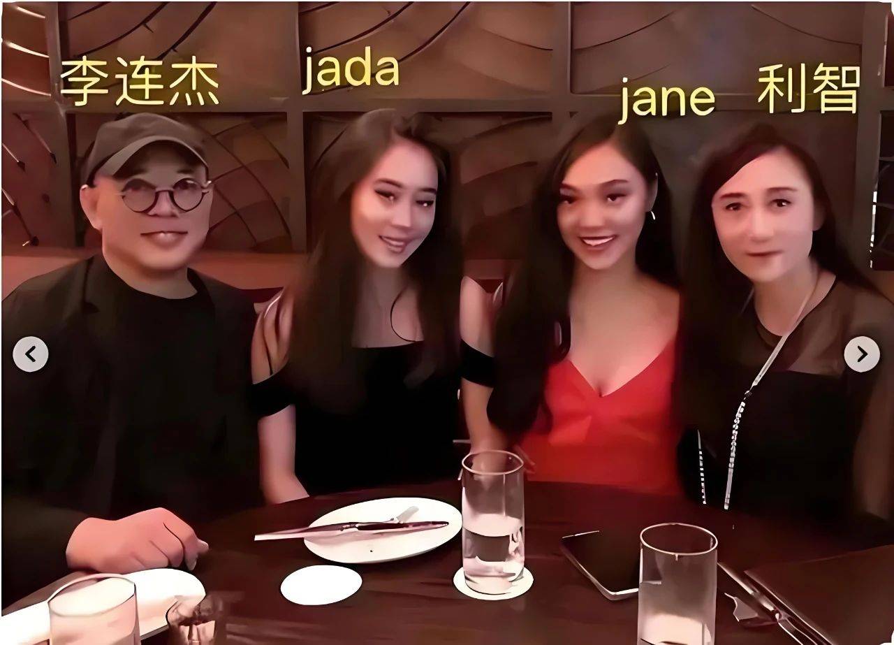 李连杰携女儿探望向太!女儿身高超过父亲,二人勾肩搭背似兄弟