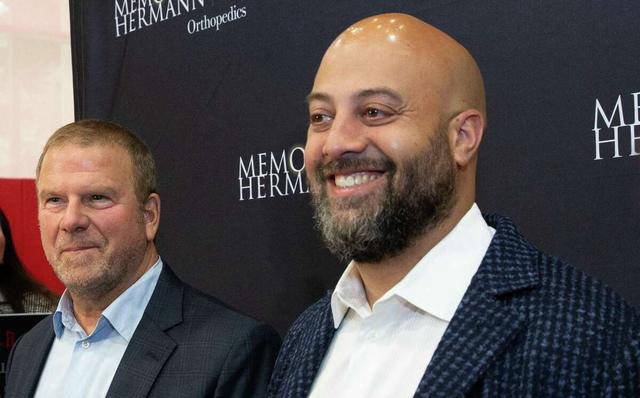 火箭队老将成自由身:留下霍勒迪和布洛克,三分提升之_