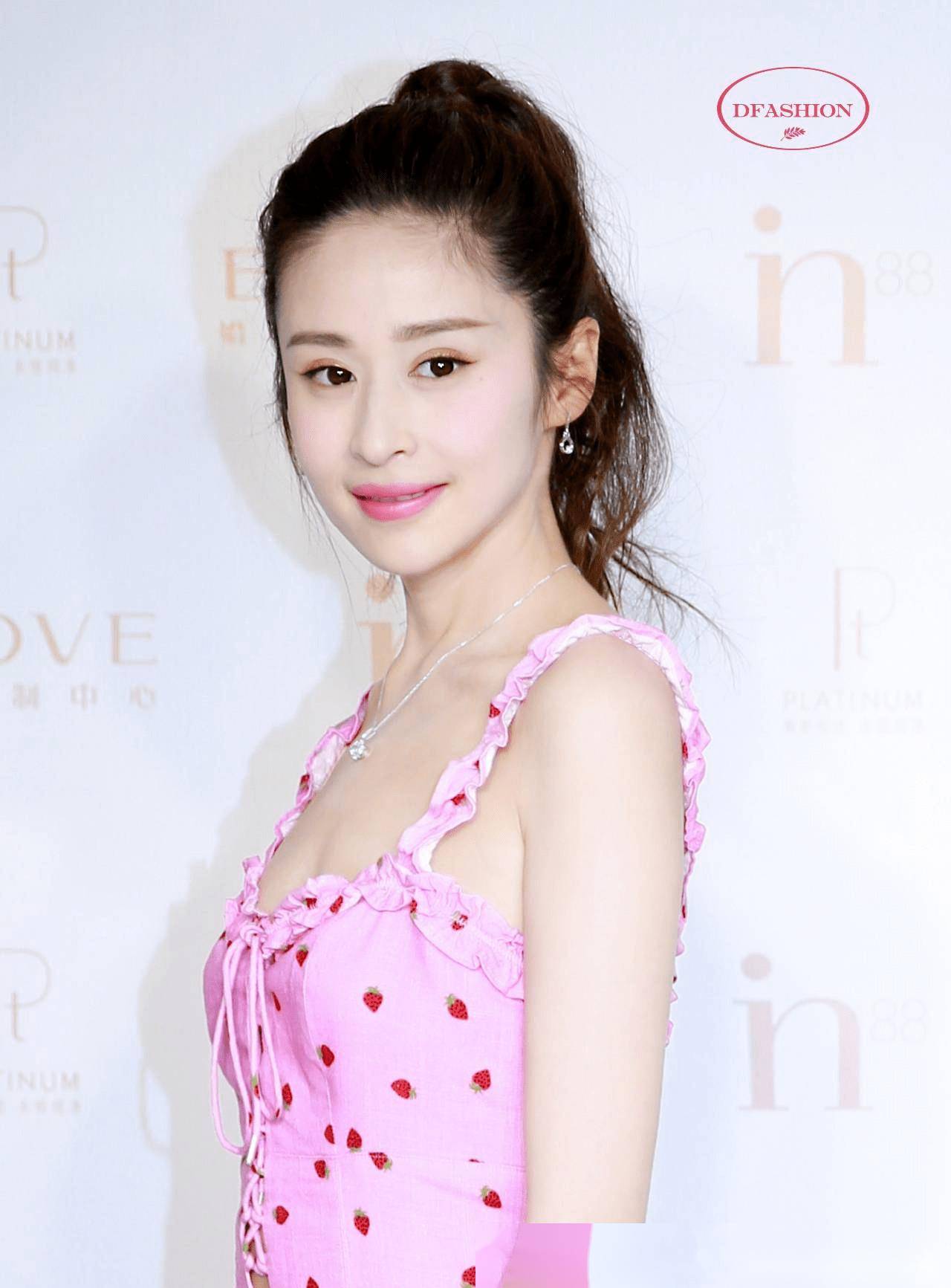 颖儿34岁依旧韵味十足,写真魅力无人能挡!