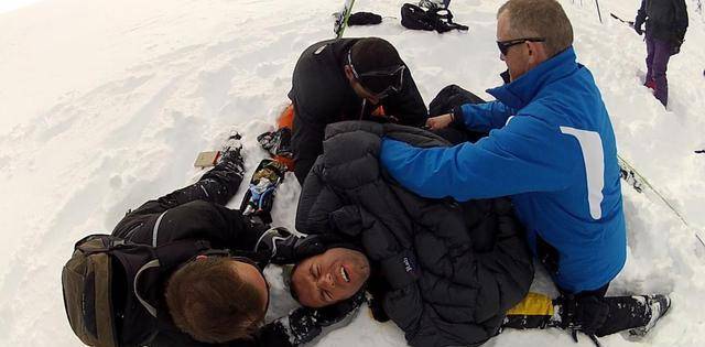 2014年,美国雪地灌木丛中一具赤裸女尸,究竟是何死因?