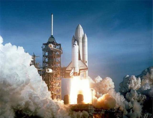 航天飞机起飞82秒,1400度热空气传入机舱,7名宇航员无