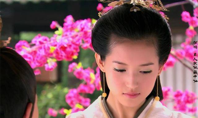 11岁嫁人,15岁守寡,被百姓誉为最纯洁的花神皇后_张嫣