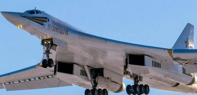 160的个子太大,导致它对起降场地有很高的要求,毕竟当它将机翼给完全