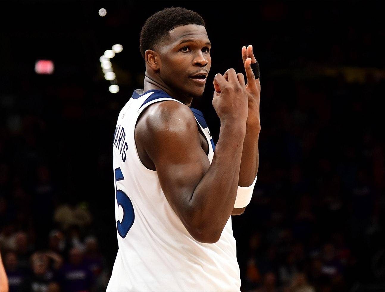 就在今天,2项前无古人的nba纪录被爱德华兹达成了,43分7板3助