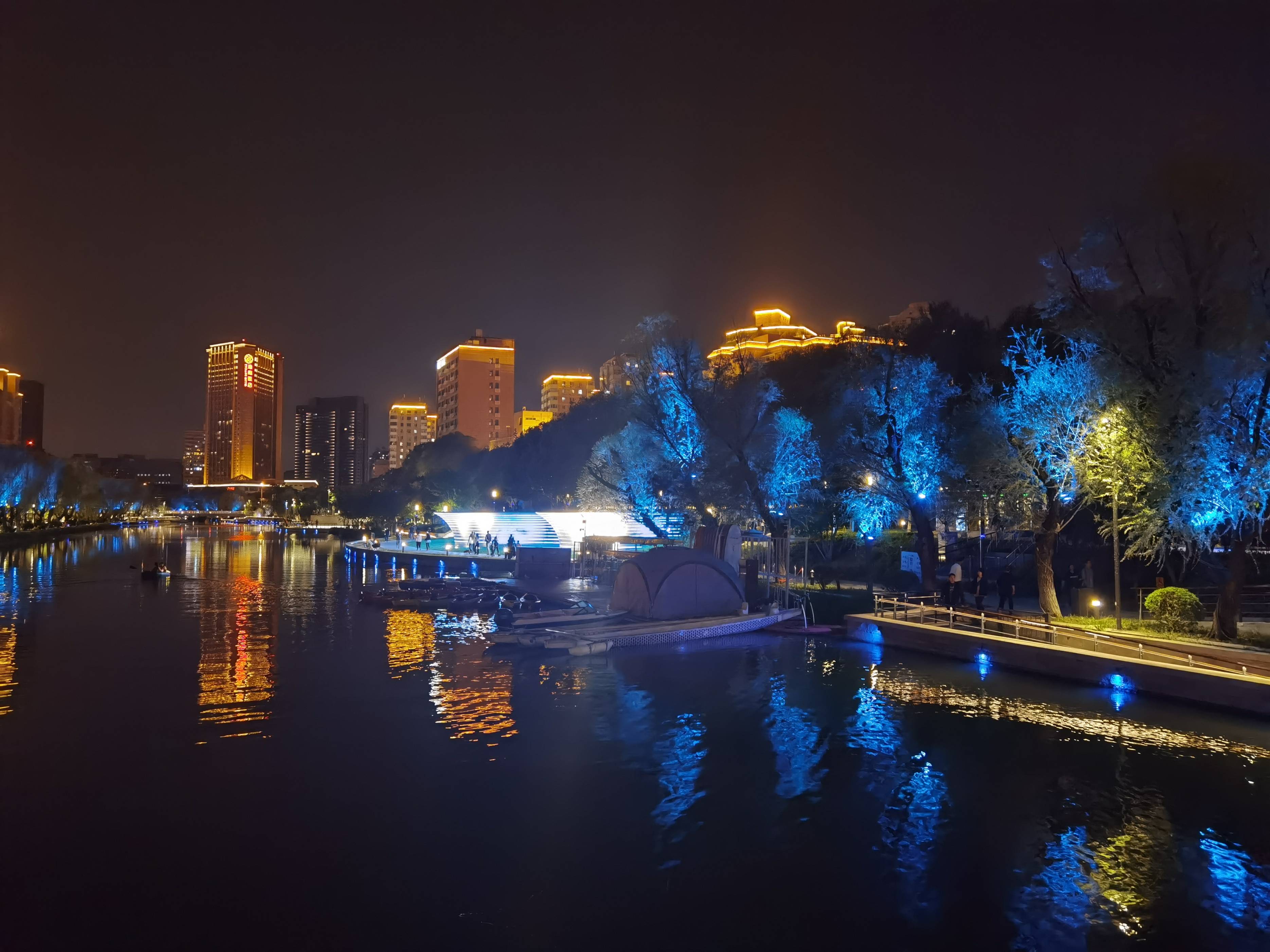 亮马桥夜景图片