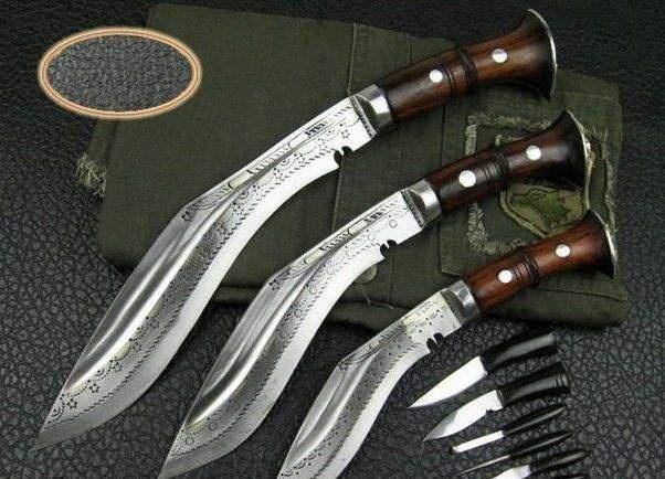 世界上公认最好的反曲刀:士兵把名字刻在刀上,一刀能砍下牛头
