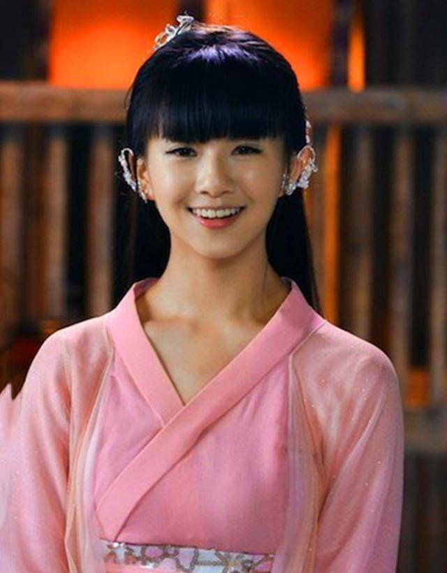 小彩旗:被称为"春晚小陀螺",放弃跳舞的她,现在怎么样了?