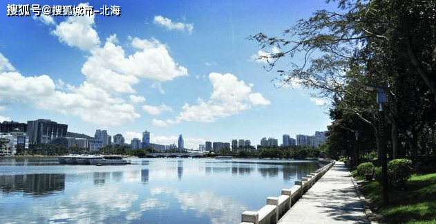 炮台>环岛路>黄厝浴场>椰风寨>中山路>台湾小吃街 厦门旅游景点介绍