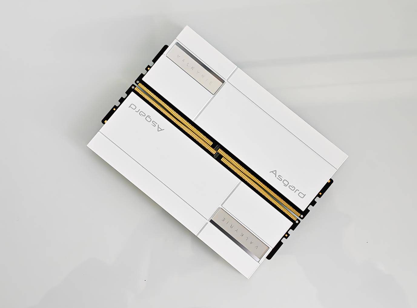 阿斯加特女武神2代,超高颜值,大容量单根24gb,海力士m-die颗粒xmp