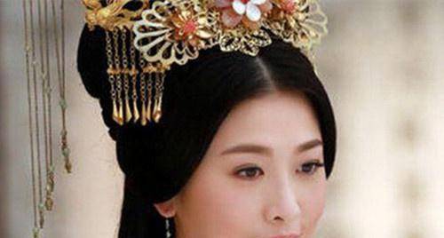 此人结过婚生过孩子,却成为皇后,儿子为著名的皇帝