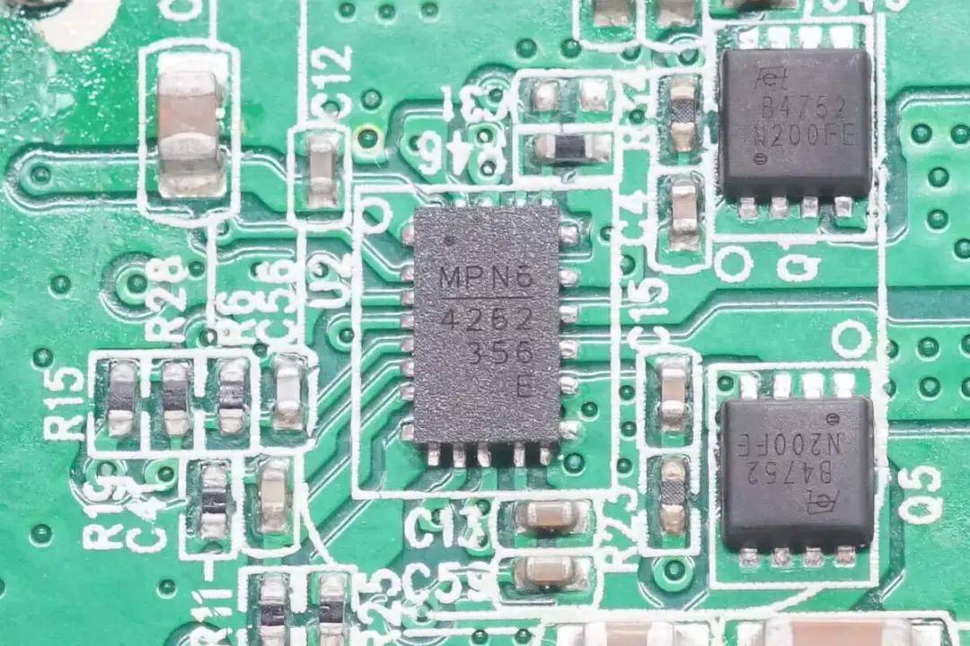 奔驰汽车居然用这款国产芯片?盘点前装车充内置的dc-dc降压芯片