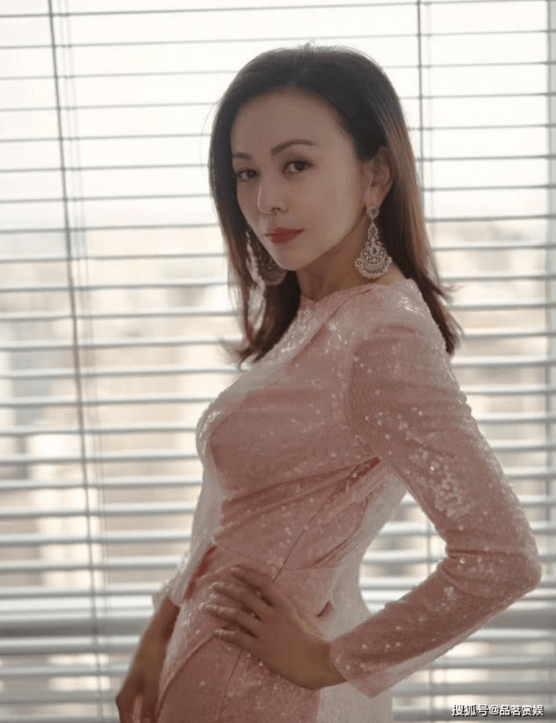 性感美艳"雪姨"王琳:23岁出道31岁爆红,年过半百身材依旧火辣