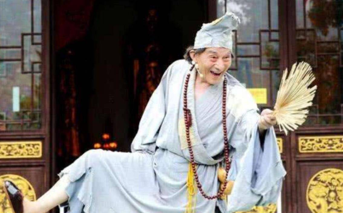 寺修复好了之后,原本无处落脚的僧人也开始有了新家,这都归功于济公