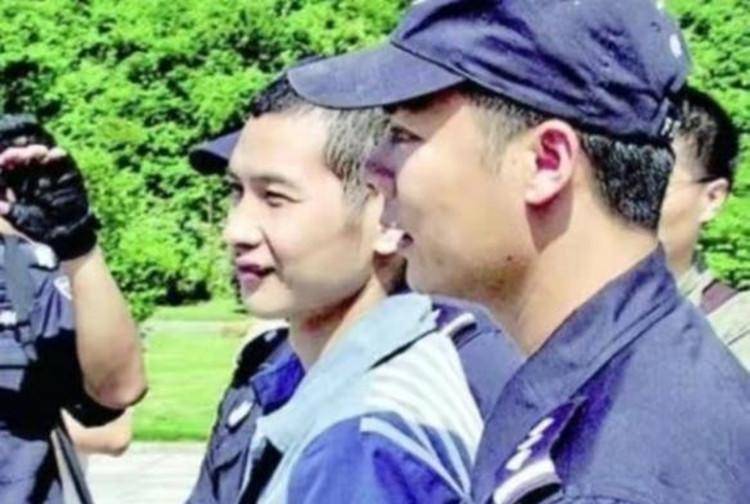 成瑞龙:枪杀3名警察,背负13条人命,潜逃13年,最终难逃法网