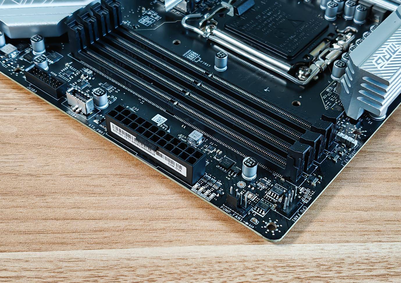 入夏电脑水冷正当时,白色更清爽, 微星白色360 水冷安装使用分享