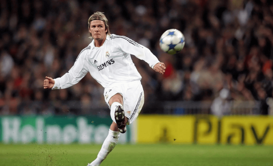 但从天赋来看,贝克汉姆看似平平无奇,却最终能位列顶级巨星行列,跟他