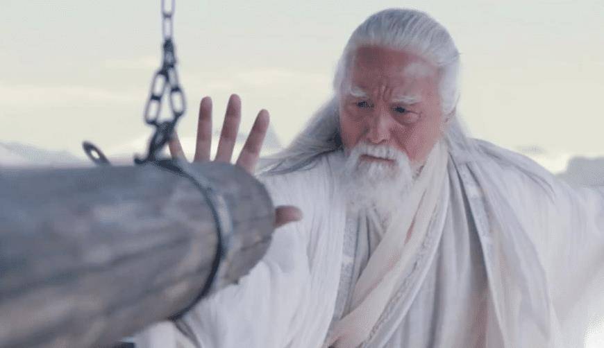 张无忌身兼九大神功,能击败独孤求败吗?他对阵范遥时已给出答案