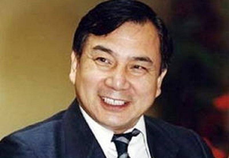 李晓华:卖冷饮起家,草根逆袭成富豪,中国第一个拥有法拉利的人