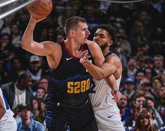 掘金陷劣势,球迷建议签约格林与西蒙斯应对森林狼双塔_戈贝尔_唐斯