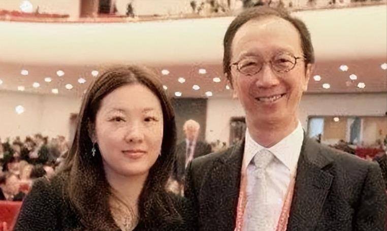 梁锦松:给祖国狂赚3万亿,如今花99亿买下医院为生4胎_陈慧珊_银行