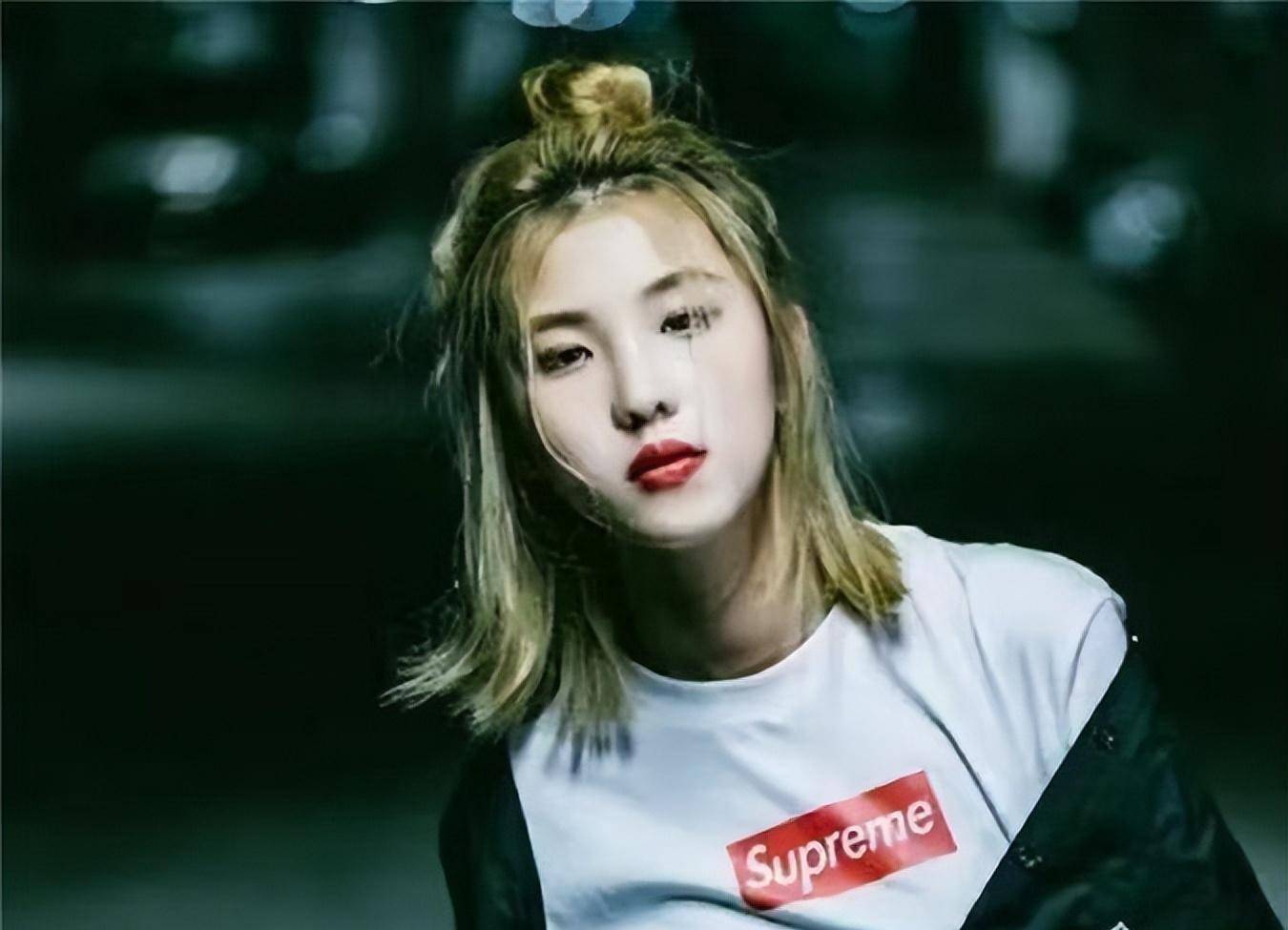 辽宁巨婴刘思琦:16岁吃饭靠人喂,每天花销过万,如今近况如何?