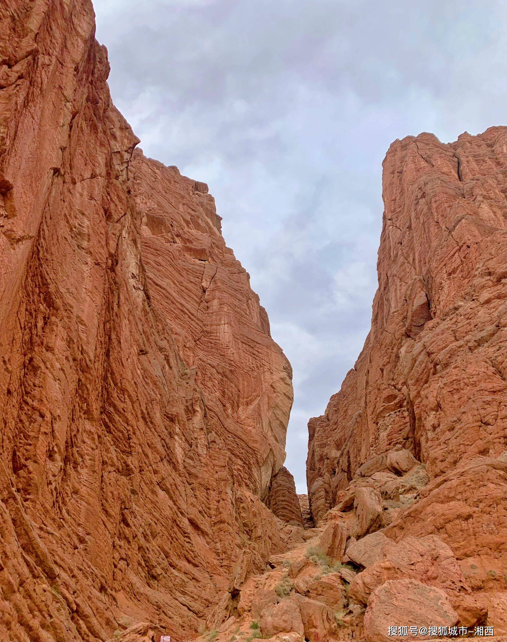 新疆天山大峡谷卡拉库里湖4天旅游攻略,独库公路四日游多少钱?