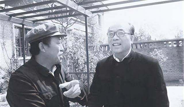 教科书删去《谁是最可爱的人》中三位战士名字,作者写信要求恢复_魏巍