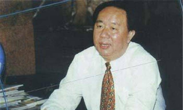 二度出狱的牟其中决定真正下海经商.