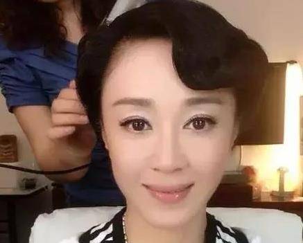 她是第一个嫁给演员杨晓丹的人,但她因为事业上的不同而分手了!