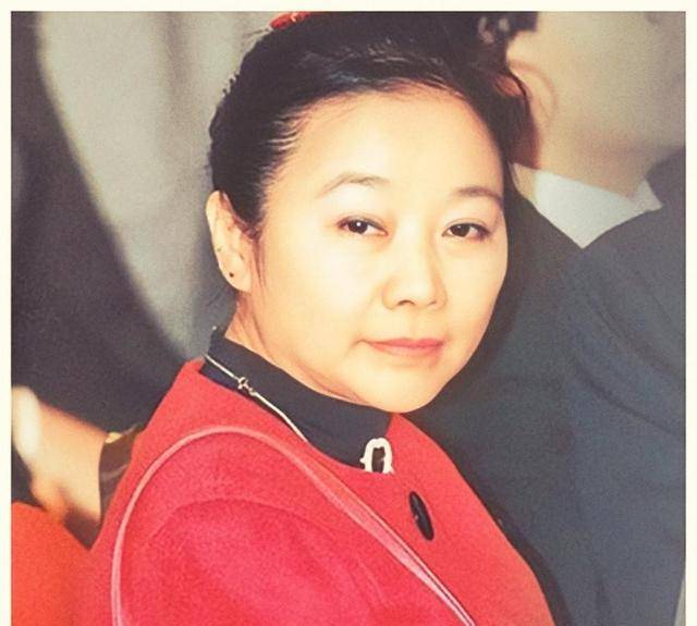 中国第一女首富龚如心,丈夫被绑30年下落不明,死后将遗产全捐出